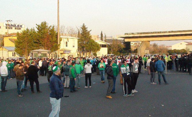 Bursaspor Taraftarları İstanbul Girişinde Aranıyor