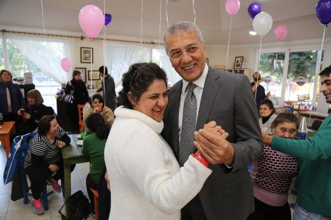 Mezitli Down Cafe Birinci Yaşını Kutladı