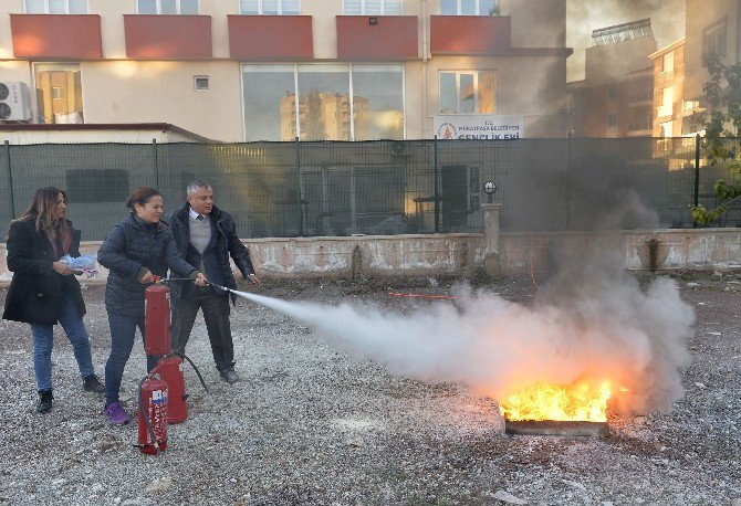 Muratpaşa Gençlik Evi’nde Yangın Tatbikatı