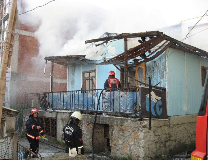 Prefabrik Bina Alevlere Teslim Oldu