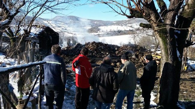 Kızılay’dan Yangınzede Aileye Yardım