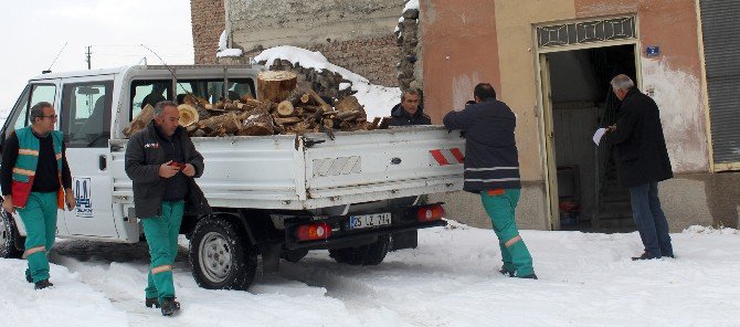 Büyükşehir’den Yakacak Yardımı