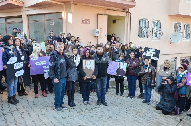 Tuğçe Öldürüldüğü Yerde Anıldı