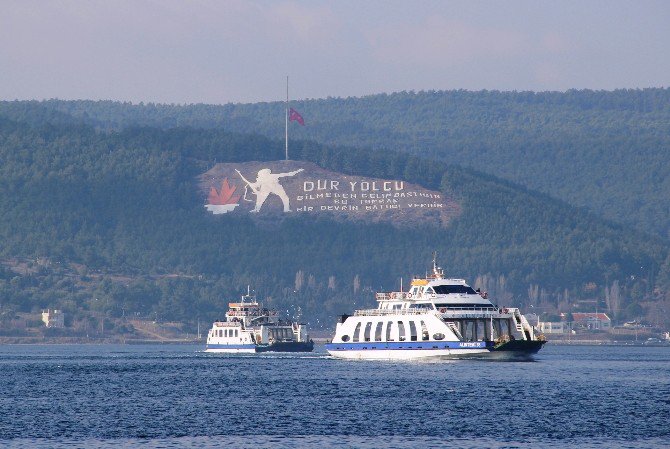 Çanakkale’de Bayraklar Yarıya İndirildi