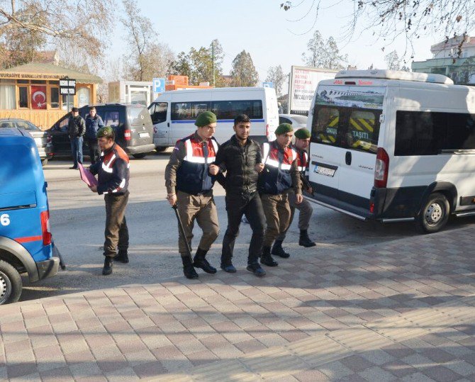 Cinayet Zanlısı Sınırı Geçerken Kıskıvrak Yakalandı