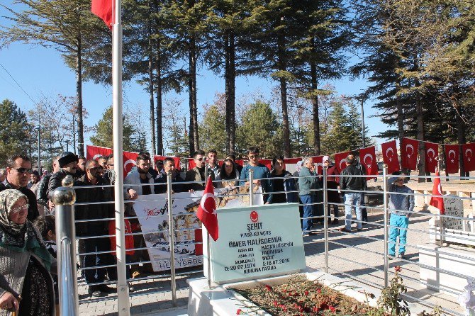 Fiestam.com Kulübü Üyeleri Ömer Halisdemir’i Ziyaet Etti