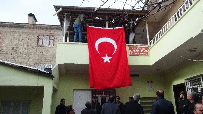 Şehit Polisin Babası: “Aslanlarımızı Vatan İçin Yetiştiriyoruz”