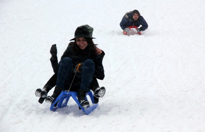 Doğu’da Kar, Tipi Yolları Ulaşıma Kapadı