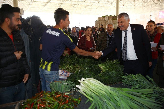 Başkan Karalar Semt Pazarında