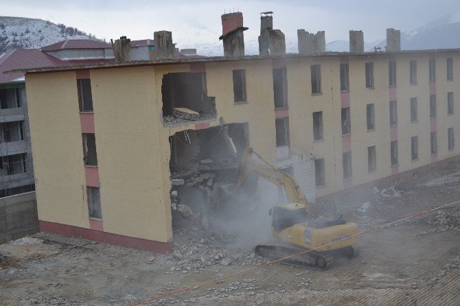 Çelikhan Hükümet Konağı Yıkılıyor