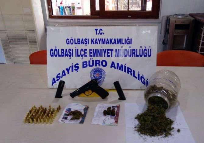 3 Kilo Esrar, Tabanca Ve Mermiler Ele Geçirildi