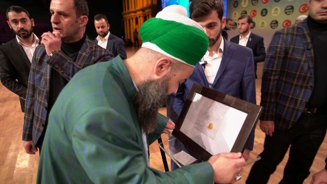 Ayder: “Kutsal Emanetler İstanbul’da Sergileniyor”