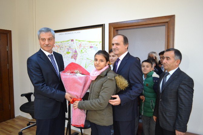 Öğrencilerden Duygulandıran Ziyaret