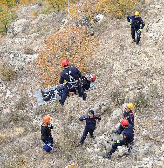 İtfaiyecilerin Zorlu Eğitimi