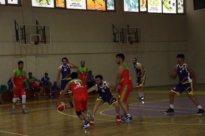 Bağlar Belediyesi Basketbol Takımı Galibiyetlerini Sürdürüyor