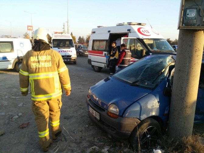 Sıkışan Sürücüyü İtfaiye Kurtardı
