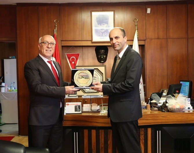 Kaymakam Karameşe Başkan Uyan’la Vedalaştı