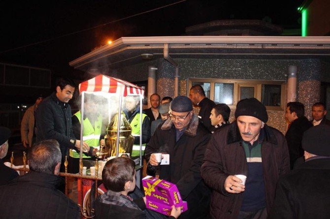 Sungurlu’da Vatandaşlar Camileri Doldurdu