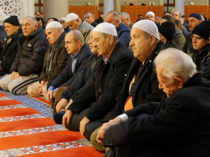 Başkan Akgün: "Kandil’de Dualarımız Şehitlerimize"