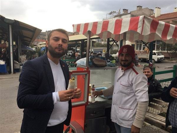 Şehit Cenazeleri Kalkarken, Lahmacun Yiyerek Yerli Malı Haftasını Kutladı