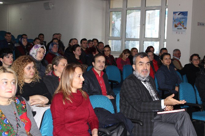 Diyaliz Merkezlerinde Çalışanlara Enfeksiyon Eğitimi