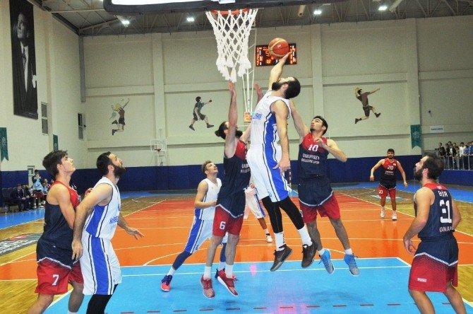 Nilüferli Basketbolcular Galibiyete Doymuyor