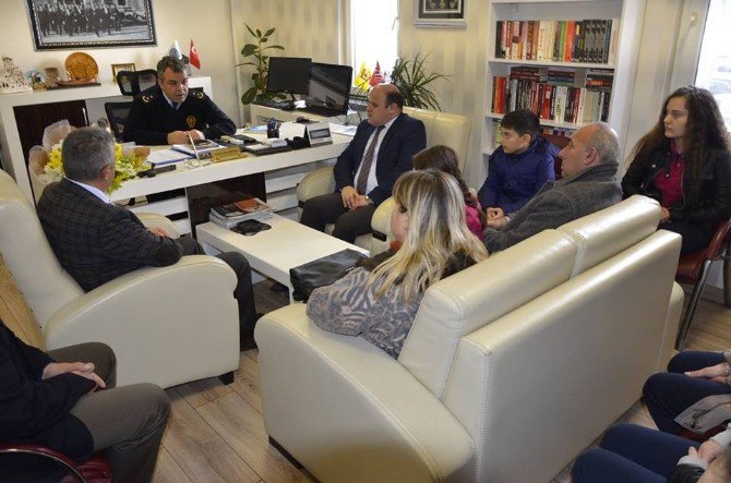 Öğretmen Ve Öğrencilerden Anlamlı Ziyaret