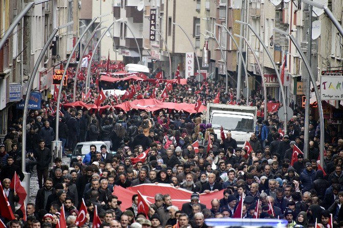 Gümüşhane’de Binlerce Kişi Terörü Lanetledi