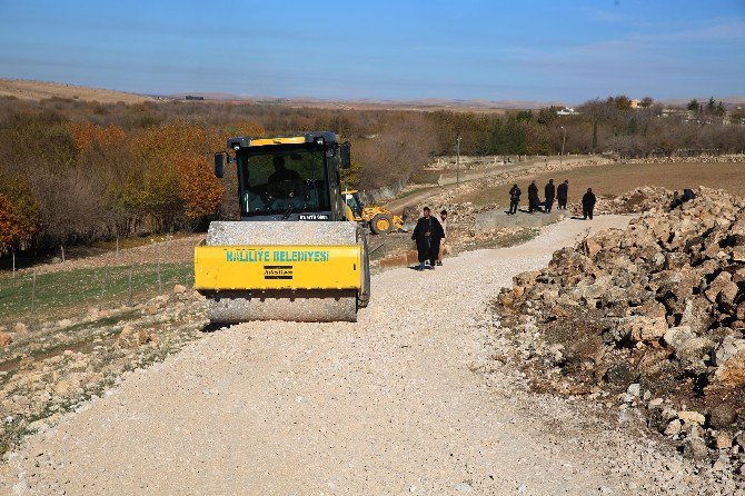 Haliliye Belediyesi Yol Yapım Çalışmalarına Aralıksız Devam Ediyor