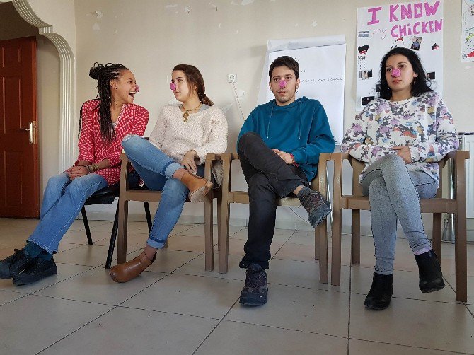 Diyarbakır, 6 Ülkeden 33 Gence Ev Sahipliği Yaptı