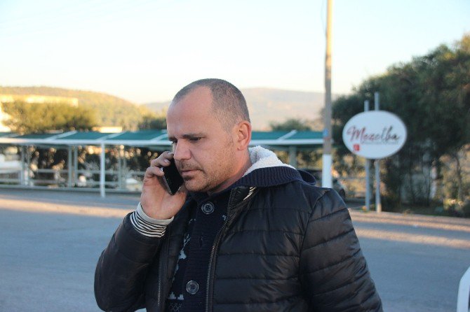 Kaybolan Karısını Her Yerde Arıyor