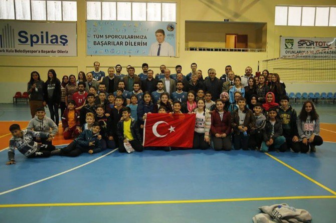 Jeopark Kula Belediyespor’dan Şehitlere Saygı