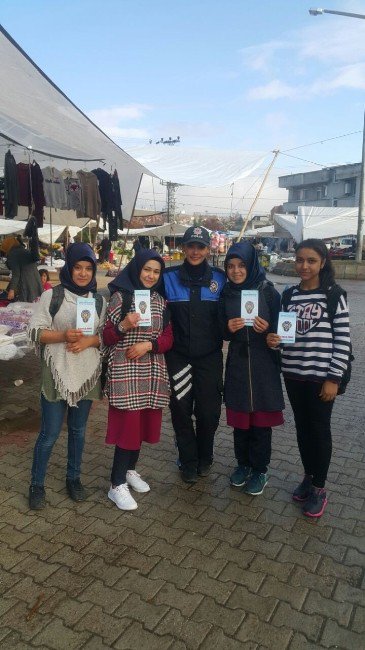 Polis Dolandırıcılara Karşı Vatandaşı Broşürle Uyardı