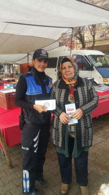 Polis Dolandırıcılara Karşı Vatandaşı Broşürle Uyardı