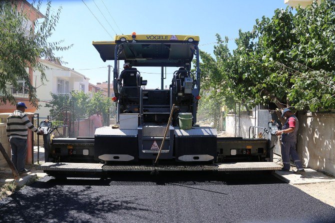 Karaman Belediyesi Bu Yıl 85 Bin Ton Asfalt, 45 Bin Metre Karede Kaldırım Yaptı