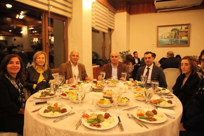 Hukukçular Kartal’da Dayanışma Yemeğinde Bir Araya Geldi