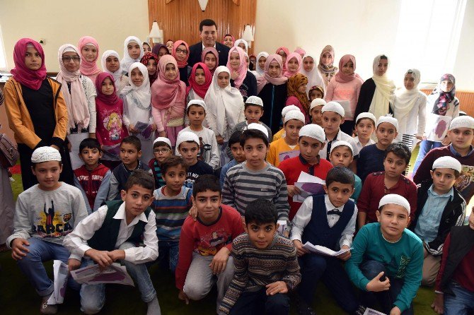 Kepez Belediyesi Kandilde Lokma Dağıttı