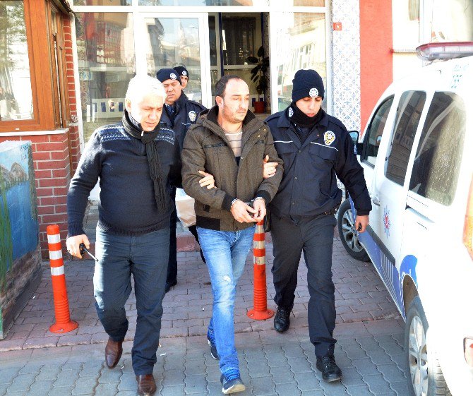 Tavşanlı’da Kuyumculara Sahte Altın Satan Şahıs Yakalandı