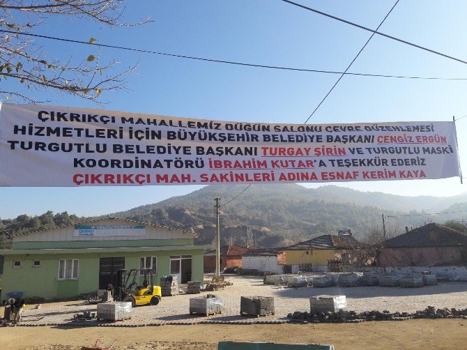 Mahalleliden Başkan Ergün’e Pankartlı Teşekkür