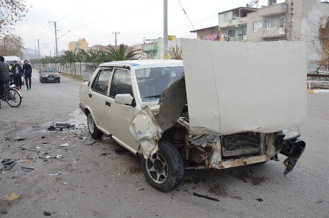 Manisa’da Trafik Kazası: 4 Yaralı
