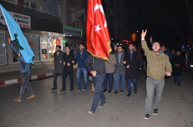 Nazillili Gençler Terörü Lanetledi