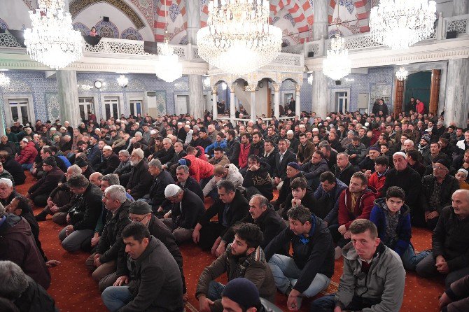 Ünyeliler Mevlid Kandili’nde Camileri Doldurdu