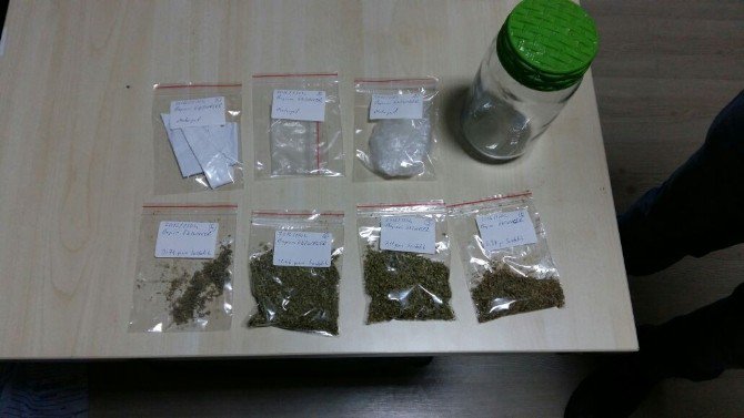 Evinde Uyuşturucu İle Yakalandı