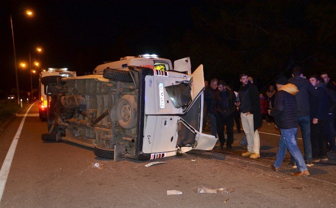 Samsun’da İki Minibüs Çarpıştı: 11 Yaralı