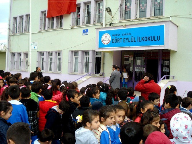 Minik Öğrenciler İnsan Hakları Haftasını Kutladı
