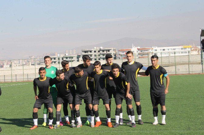 Siirt’te Şehit Zafer Kılıç Spor Lisesi İl Şampiyonu Oldu