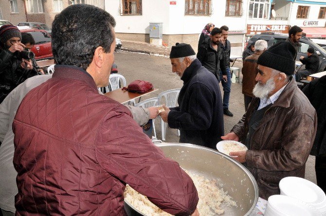 Sivas’ta Bin Kişilik Yemek Dağıtıldı