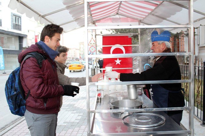 Sungurlu Belediyesi’nin Çorba İkramı Taktir Topluyor