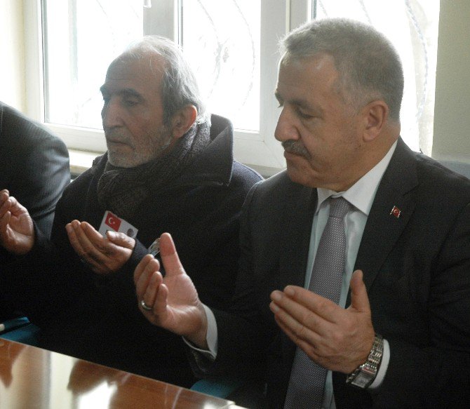 Van Şehidini Gözyaşlarıyla Toprağa Verdi