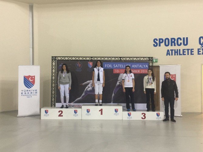 Eskrim Türkiye Şampiyonası’na Antalyalı Sporcular Damgasını Vurdu